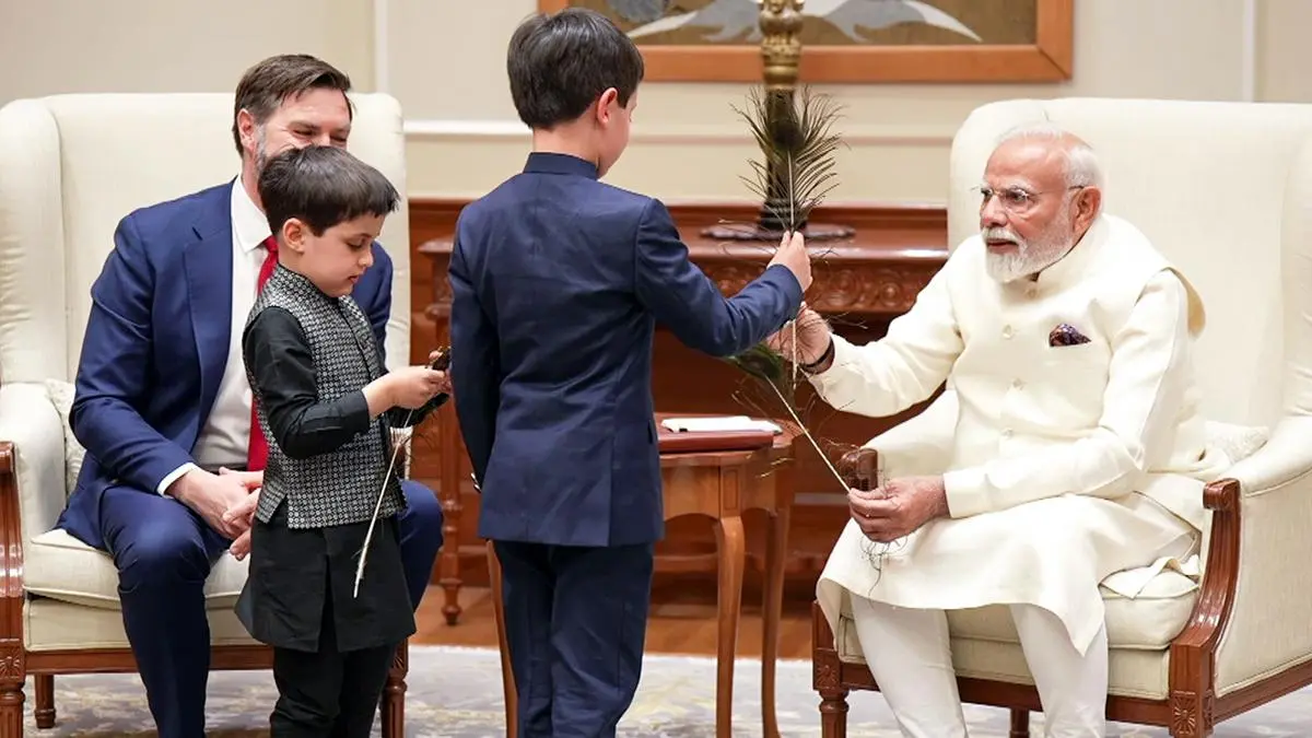 भारत में जे.डी. वेंस अपडेट: अमेरिकी उपराष्ट्रपति और प्रधानमंत्री मोदी ने भारत-अमेरिका व्यापार समझौते में प्रगति का स्वागत किया।